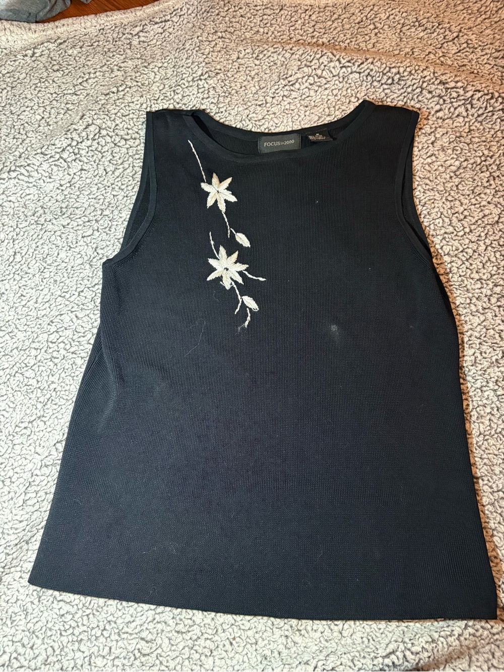 Vintage FOCUS 2000 Black Sleeveless Floral Appliqué Tank